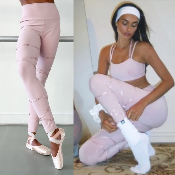 Rare Alo Yoga Alosoft High-Waist Spotlight
Legging in Ballet Pink Medium - Picture 1 of 15